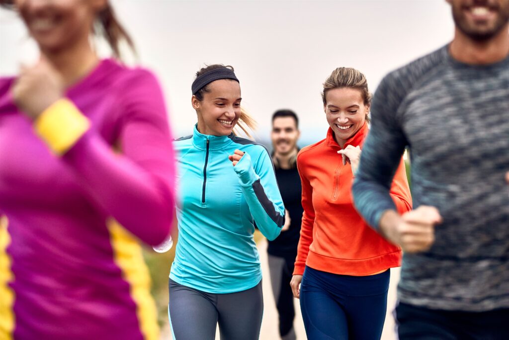 L’importance de la nutrition Fiftynine - femmes heureuses qui courent
